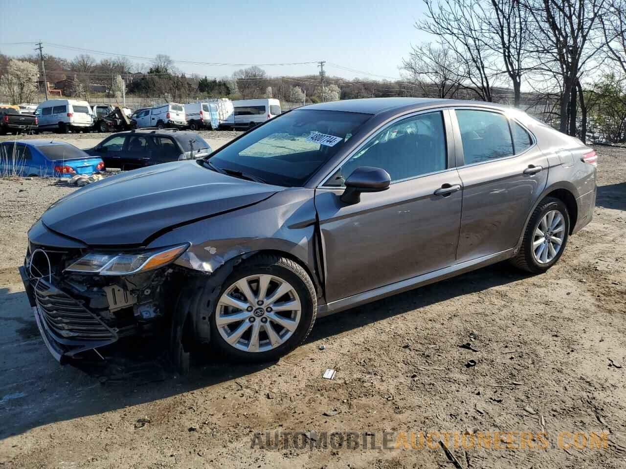 4T1B11HK9JU098484 TOYOTA CAMRY 2018