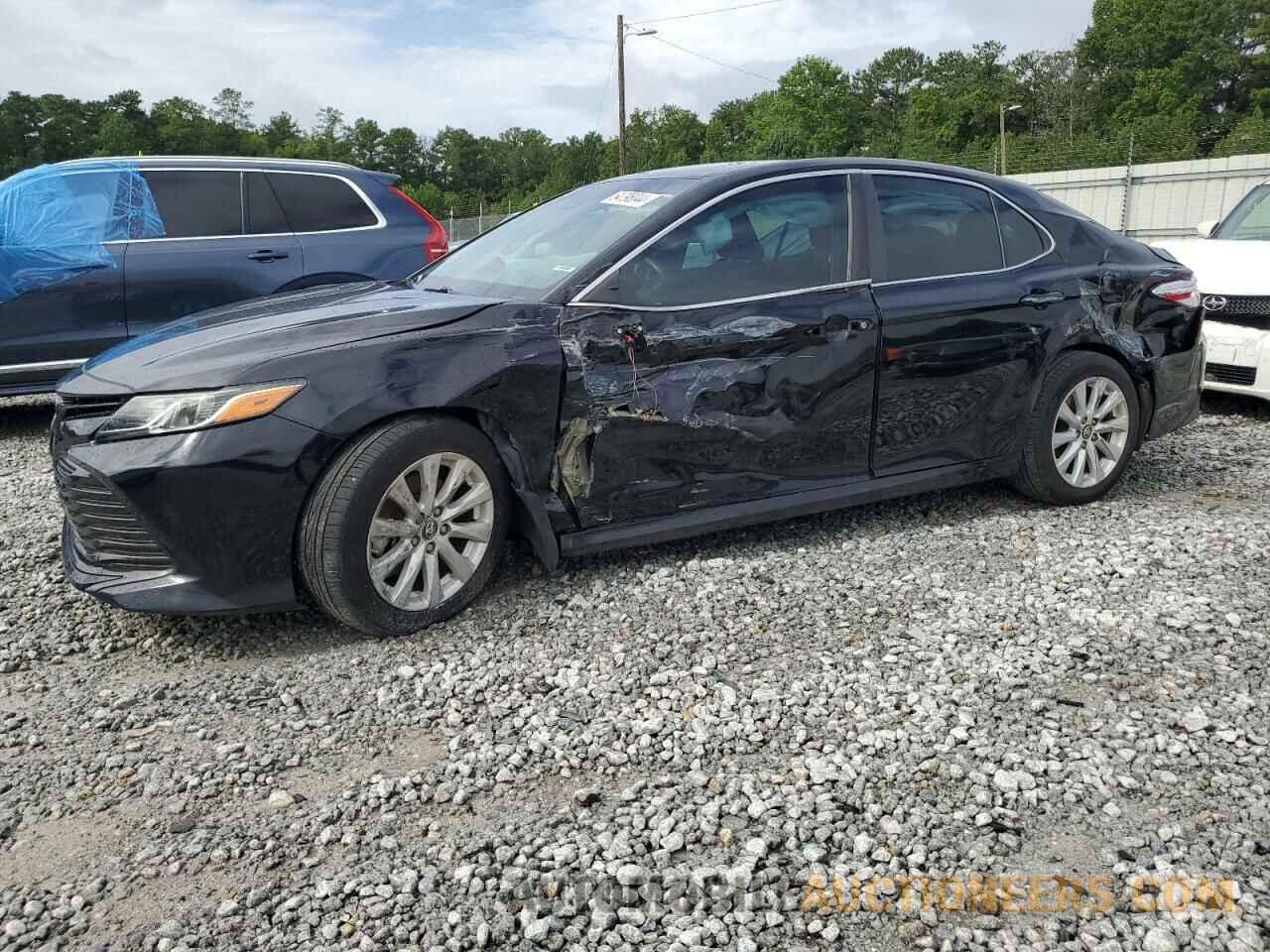 4T1B11HK9JU099425 TOYOTA CAMRY 2018