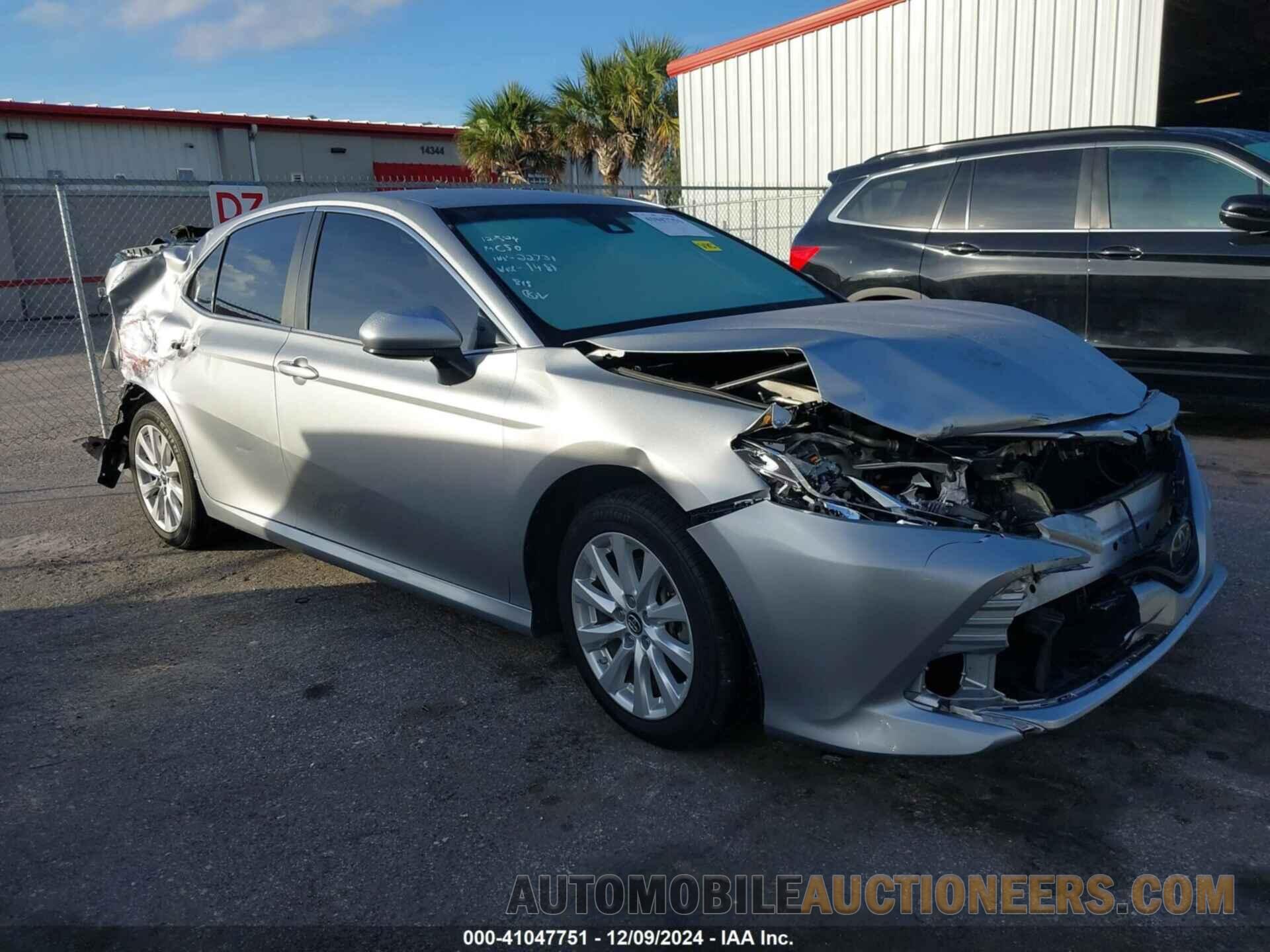 4T1B11HK9JU101481 TOYOTA CAMRY 2018