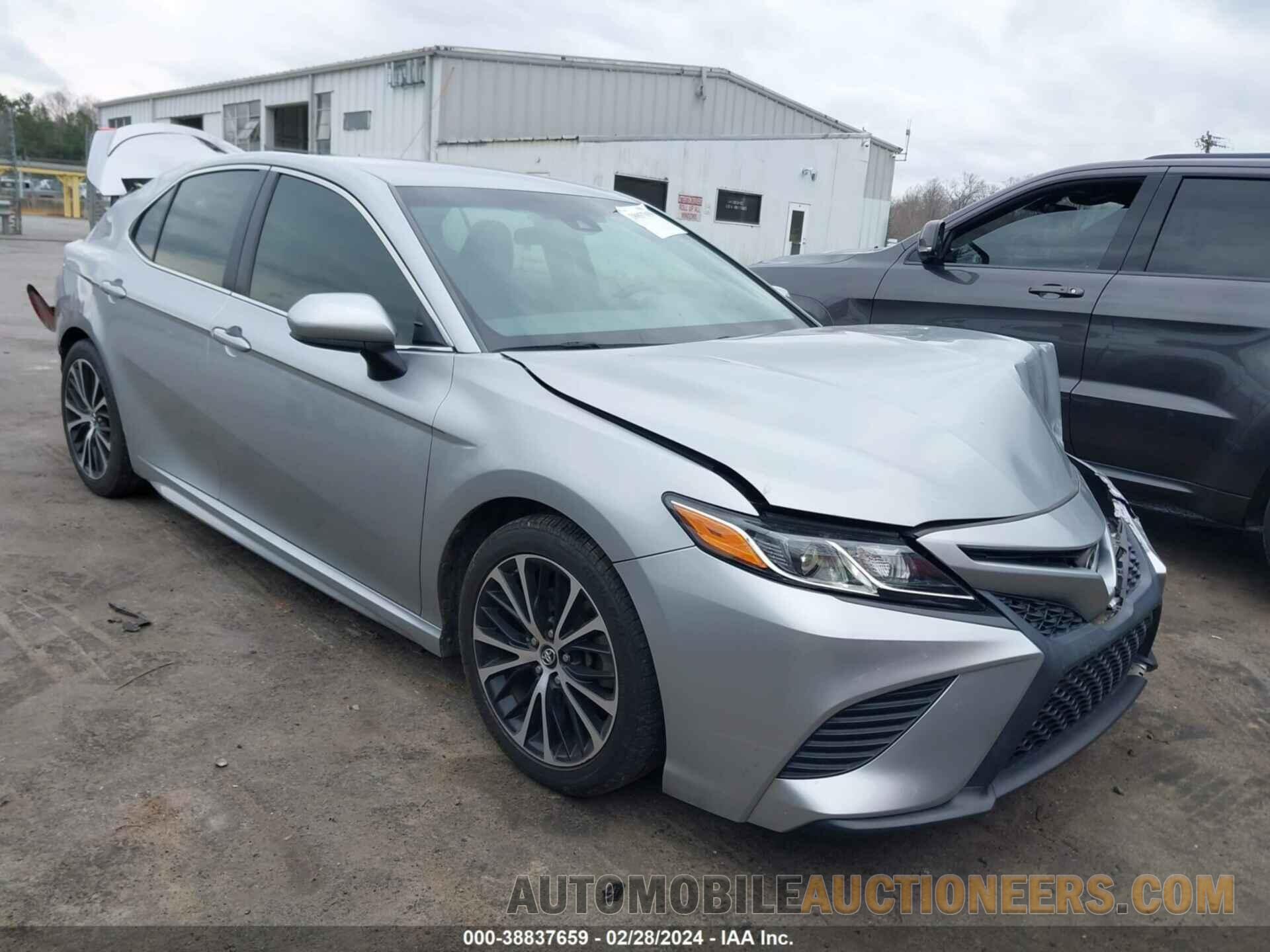 4T1B11HK9JU101500 TOYOTA CAMRY 2018