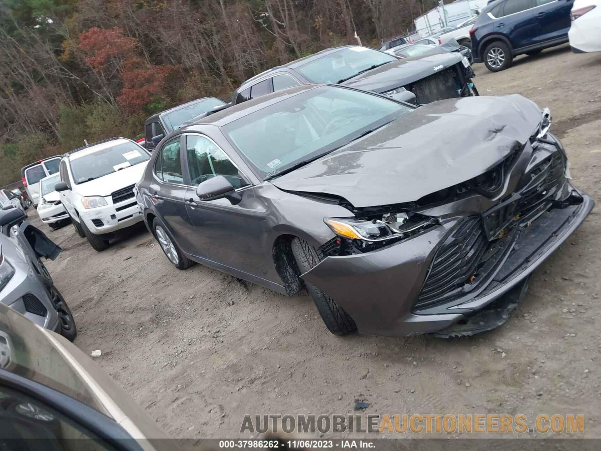 4T1B11HK9JU101898 TOYOTA CAMRY 2018