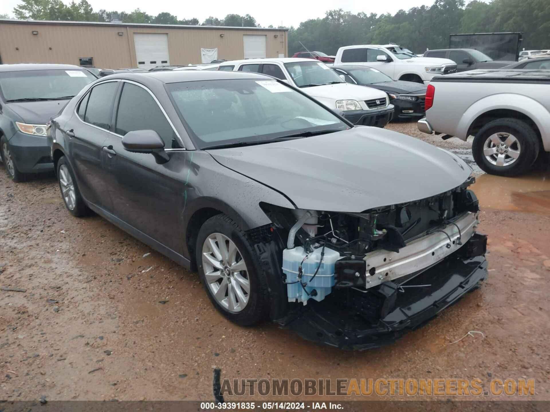 4T1B11HK9JU102064 TOYOTA CAMRY 2018