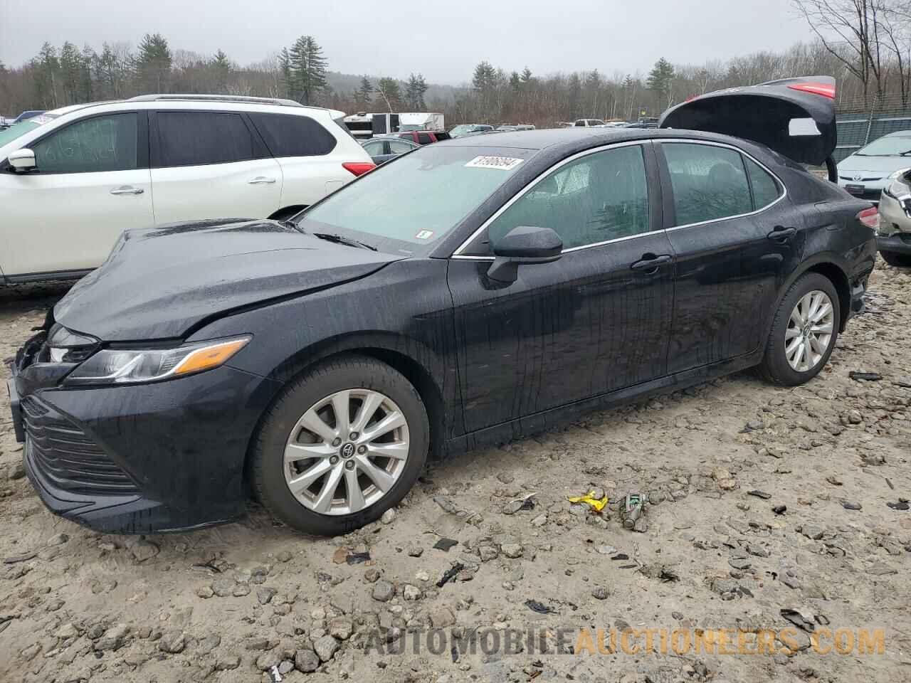 4T1B11HK9JU103229 TOYOTA CAMRY 2018