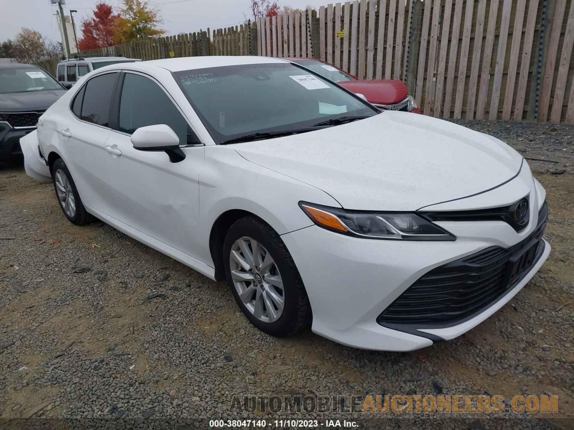 4T1B11HK9JU103683 TOYOTA CAMRY 2018