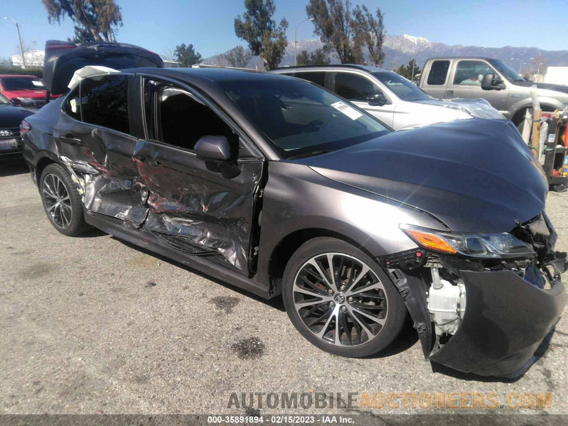 4T1B11HK9JU103697 TOYOTA CAMRY 2018