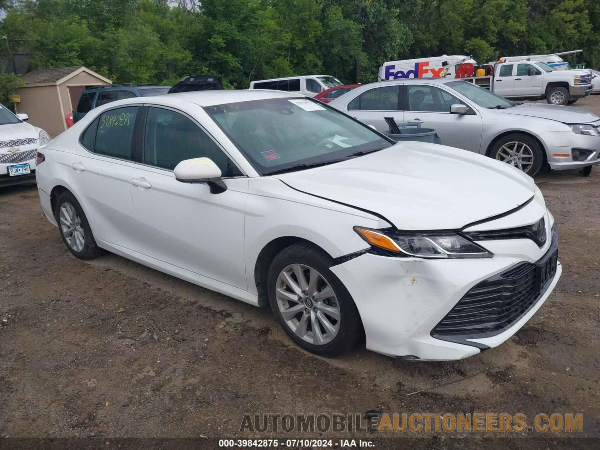 4T1B11HK9JU107006 TOYOTA CAMRY 2018