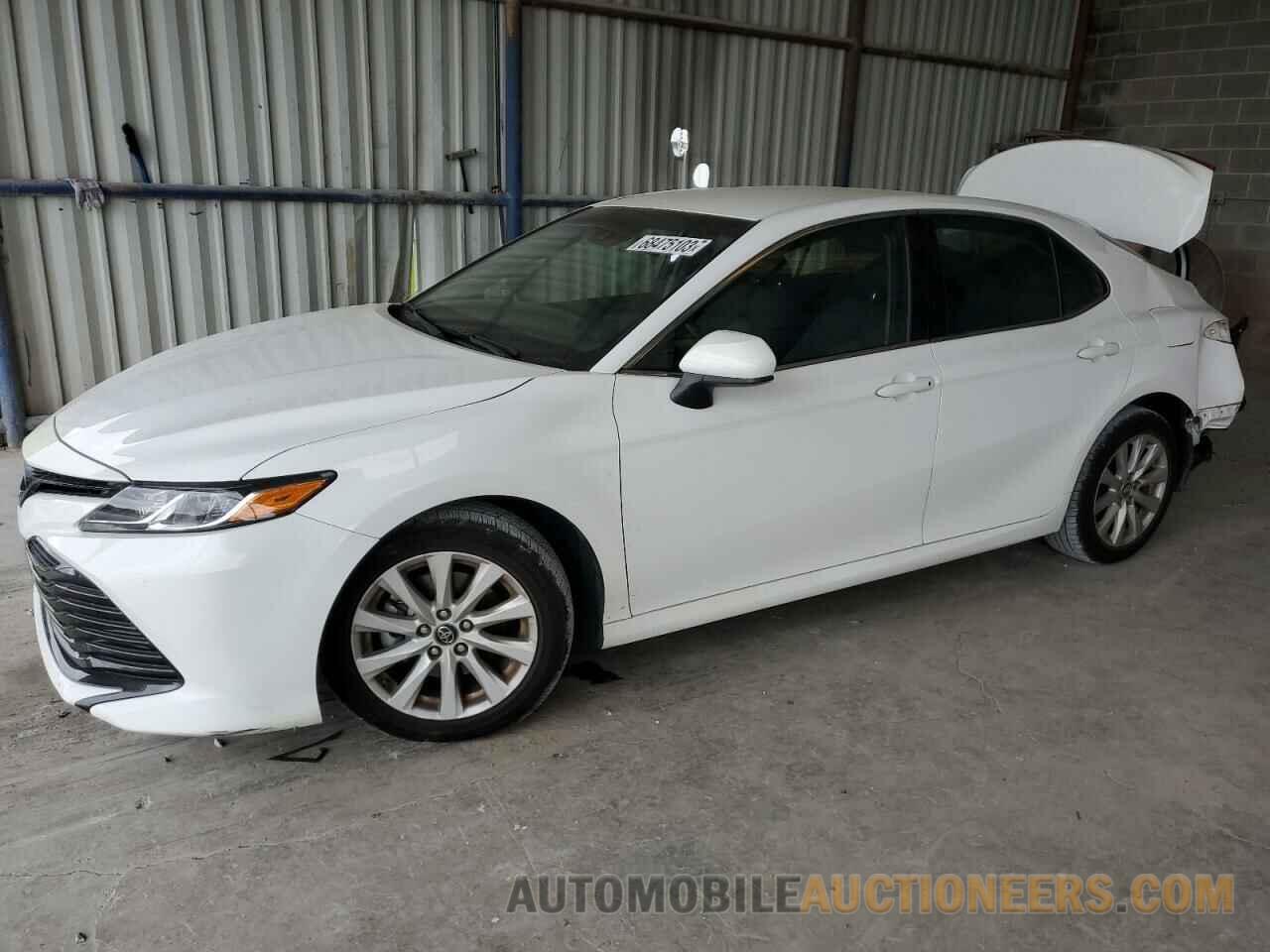 4T1B11HK9JU111380 TOYOTA CAMRY 2018