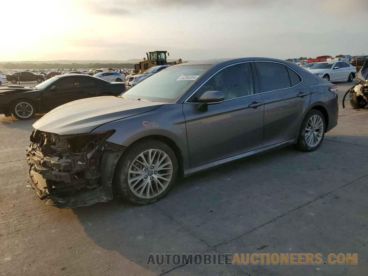 4T1B11HK9JU112089 TOYOTA CAMRY 2018