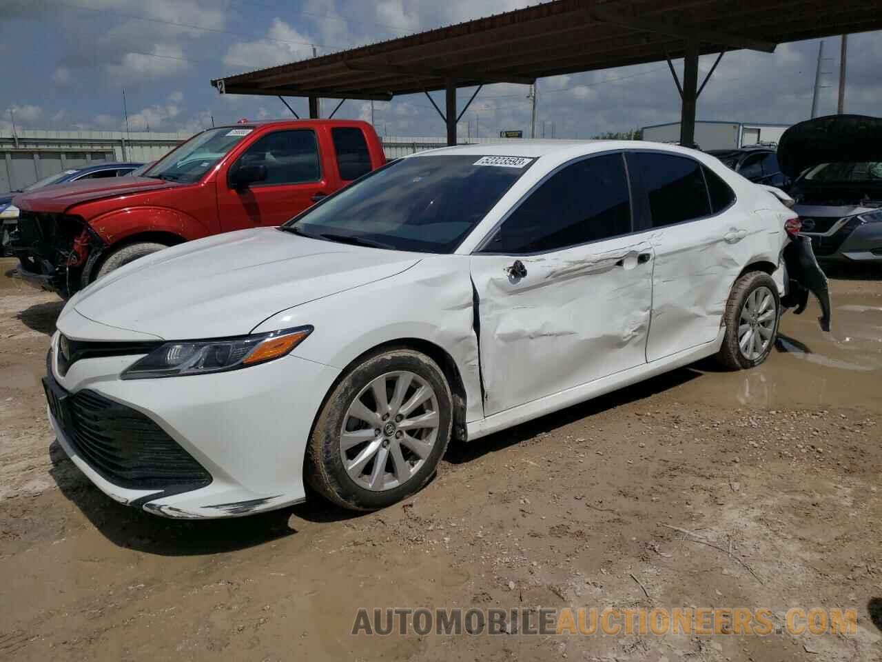 4T1B11HK9JU113176 TOYOTA CAMRY 2018