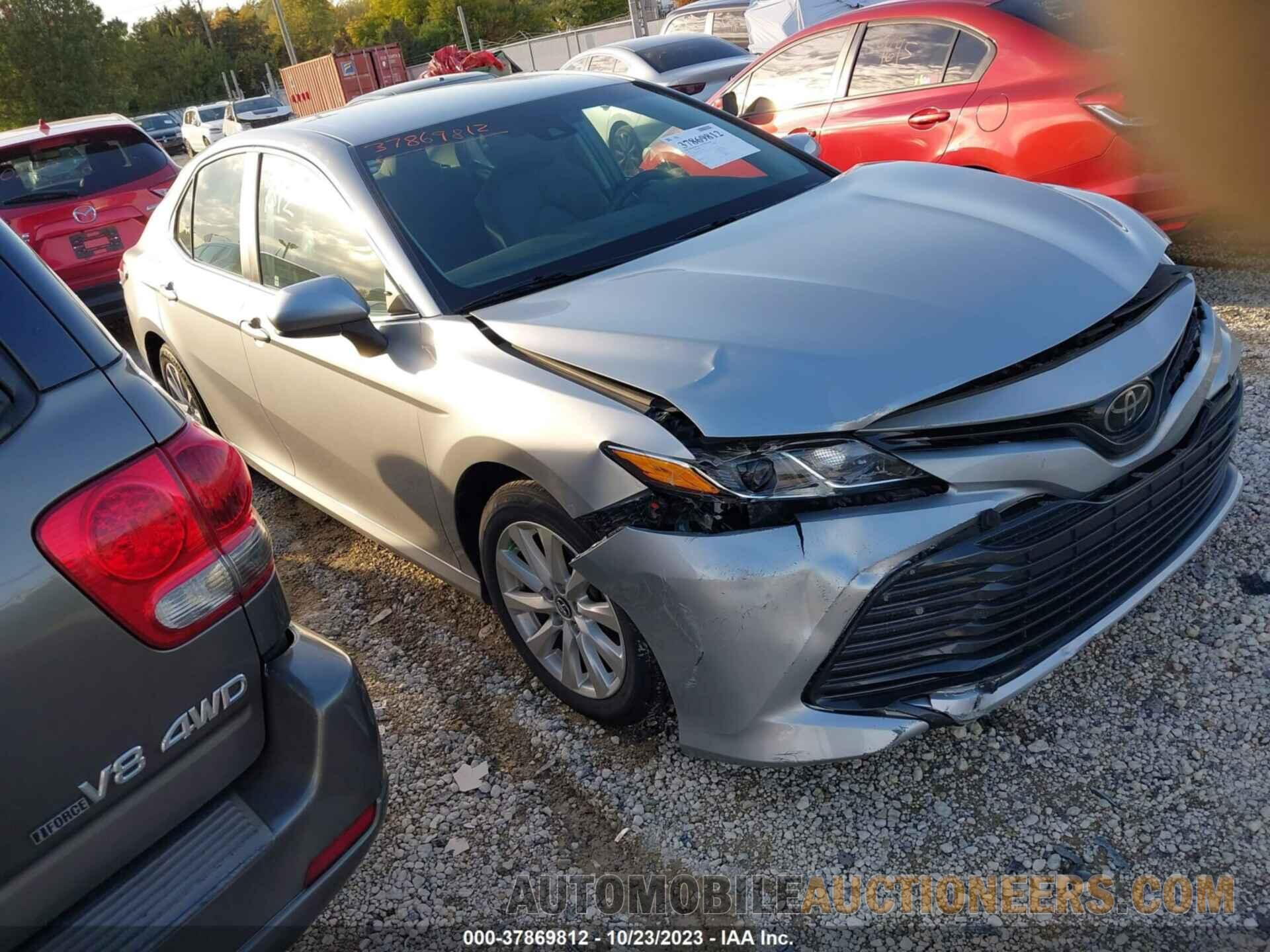 4T1B11HK9JU114294 TOYOTA CAMRY 2018