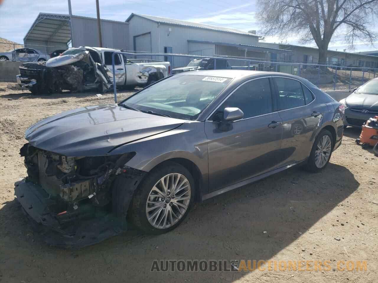 4T1B11HK9JU114828 TOYOTA CAMRY 2018