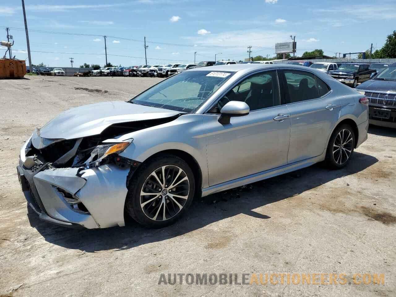 4T1B11HK9JU115199 TOYOTA CAMRY 2018