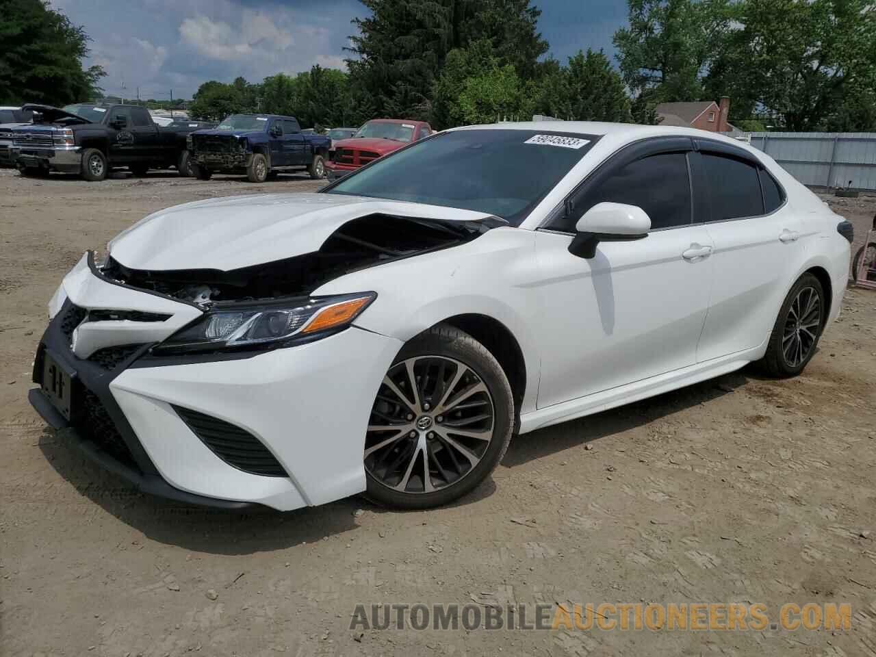 4T1B11HK9JU116918 TOYOTA CAMRY 2018