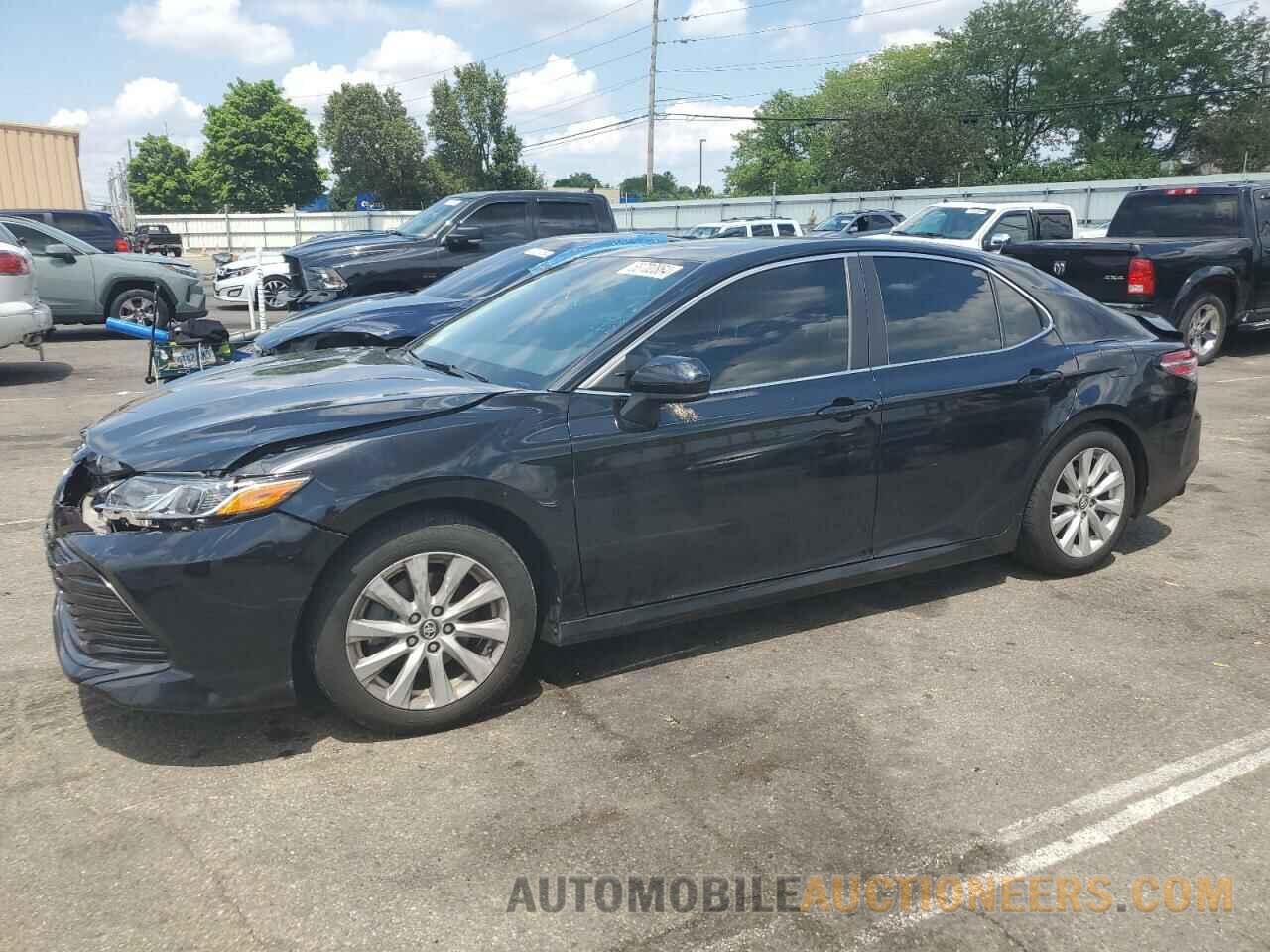 4T1B11HK9JU118619 TOYOTA CAMRY 2018