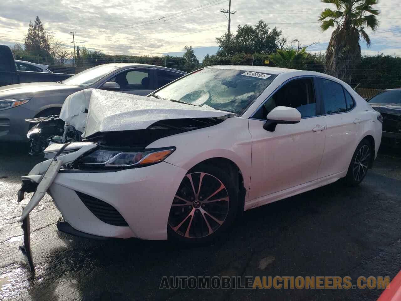 4T1B11HK9JU119527 TOYOTA CAMRY 2018