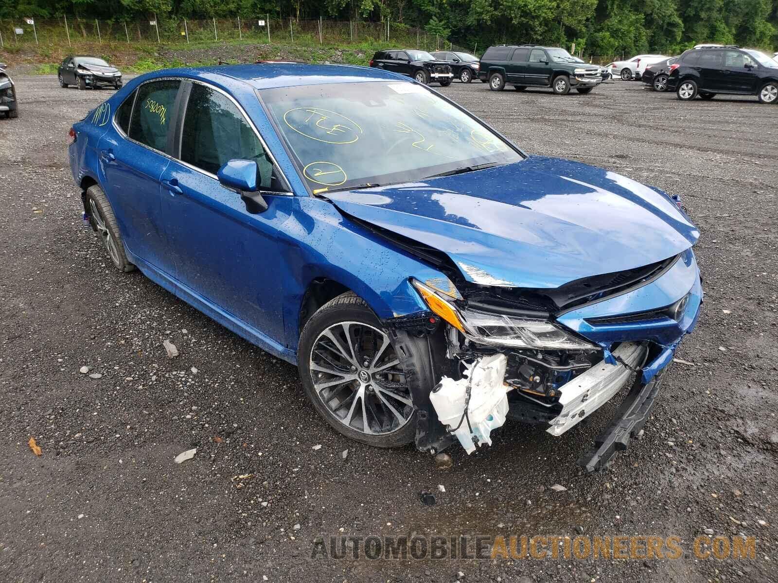 4T1B11HK9JU120662 TOYOTA CAMRY 2018