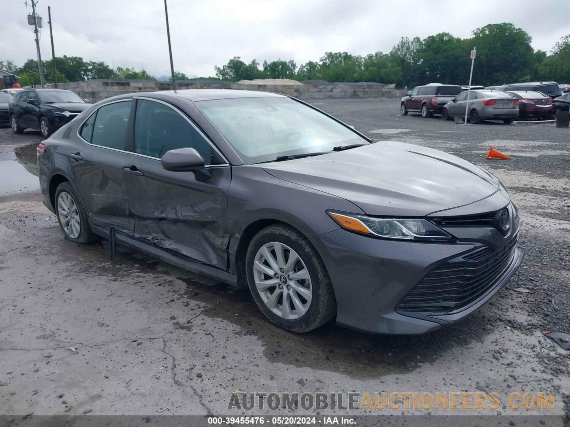 4T1B11HK9JU125179 TOYOTA CAMRY 2018