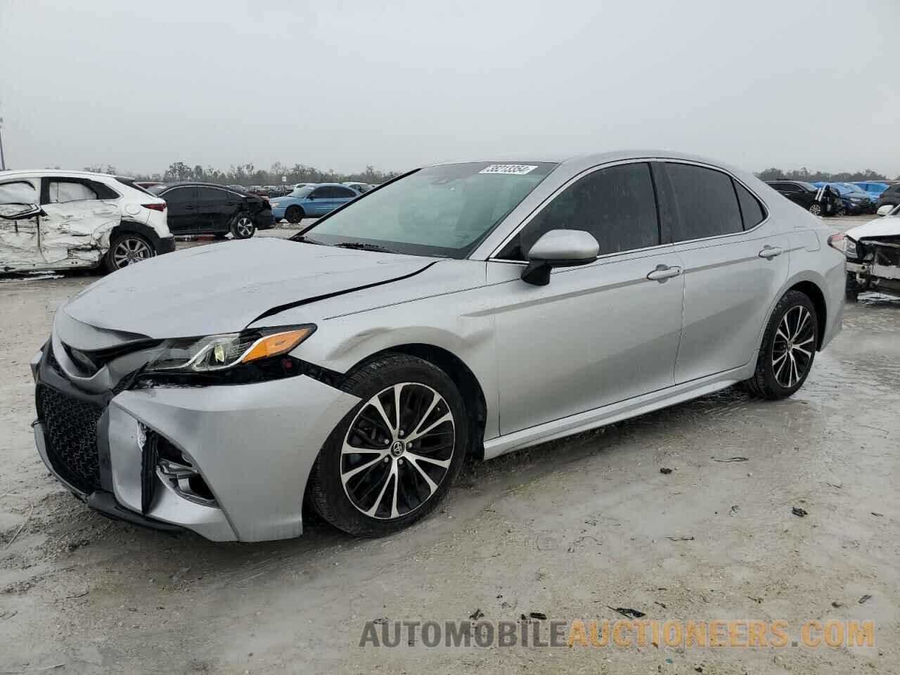 4T1B11HK9JU125280 TOYOTA CAMRY 2018