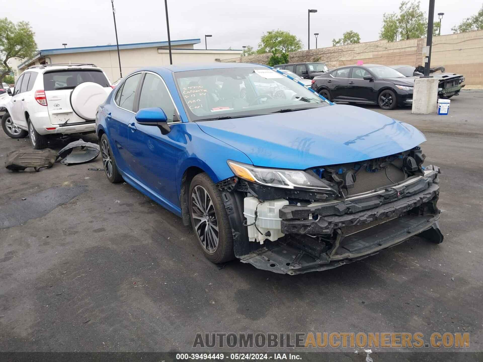 4T1B11HK9JU126476 TOYOTA CAMRY 2018