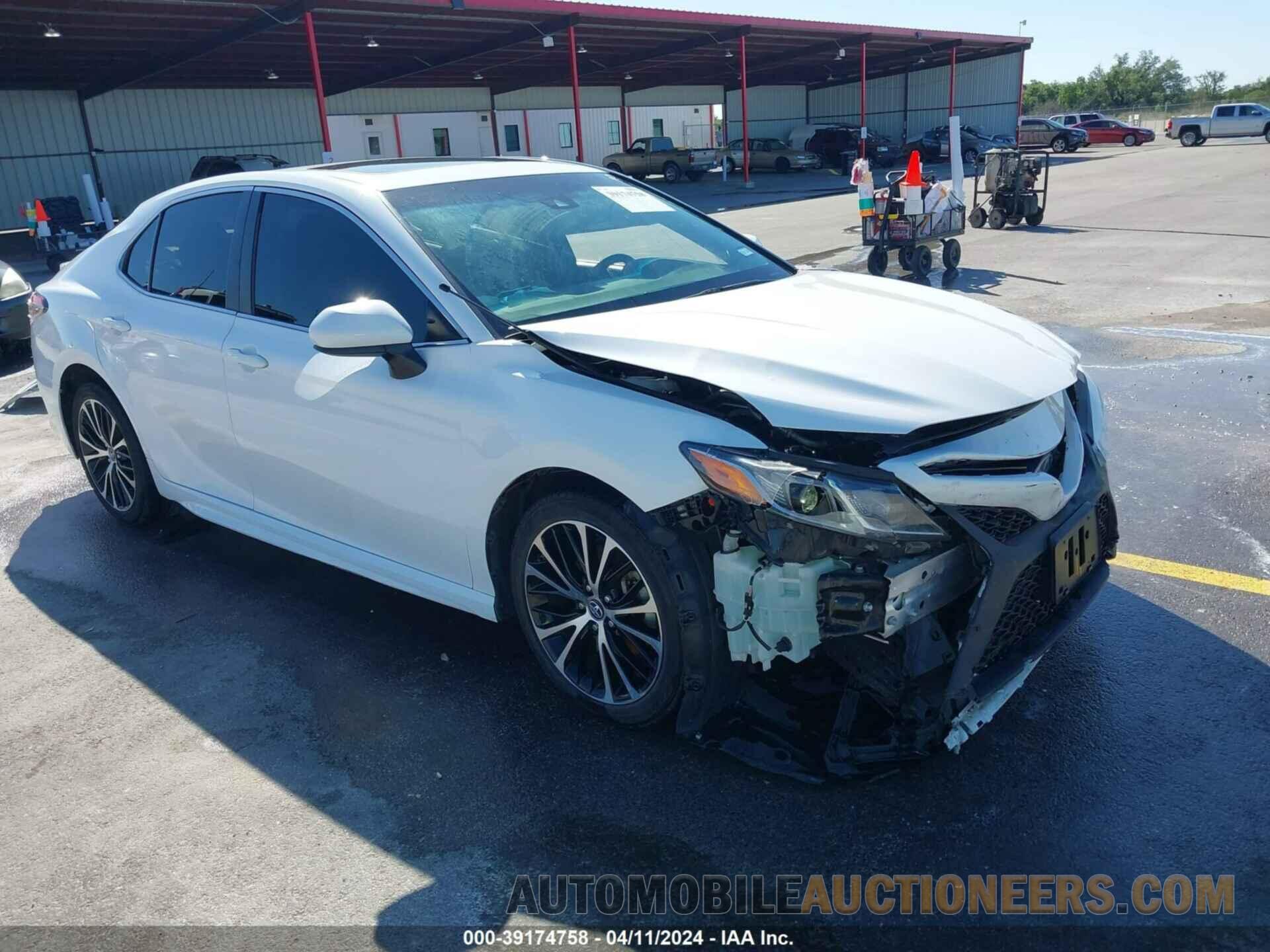 4T1B11HK9JU128177 TOYOTA CAMRY 2018