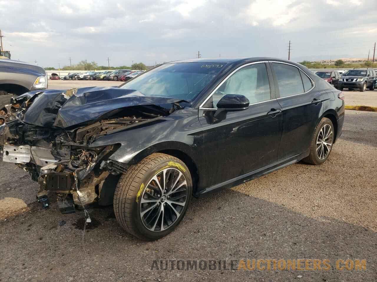 4T1B11HK9JU130964 TOYOTA CAMRY 2018