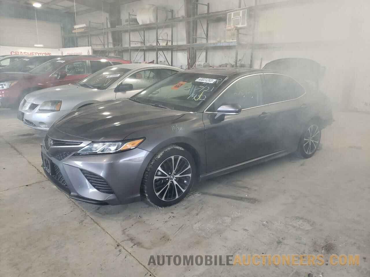 4T1B11HK9JU131452 TOYOTA CAMRY 2018