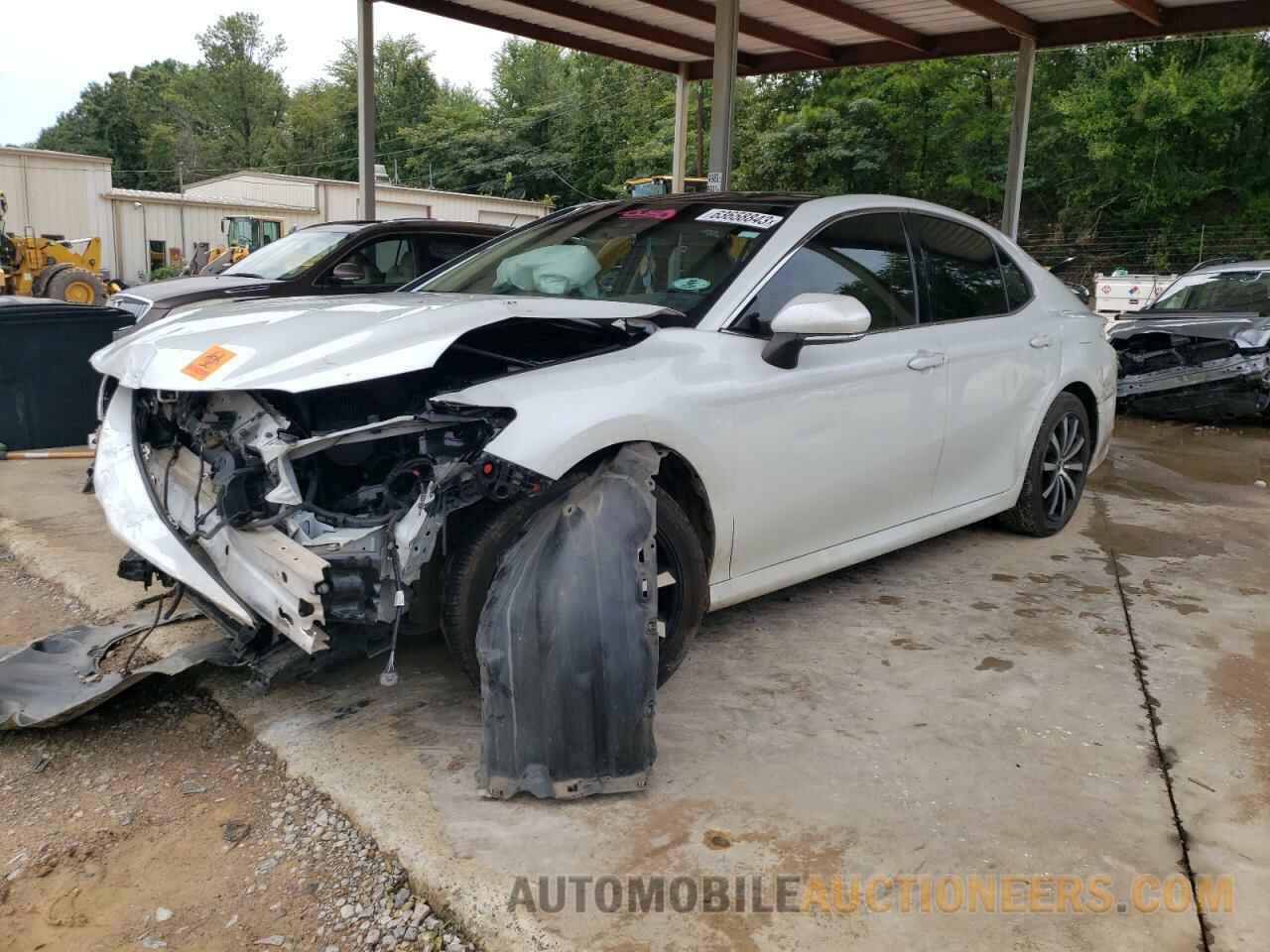 4T1B11HK9JU131516 TOYOTA CAMRY 2018