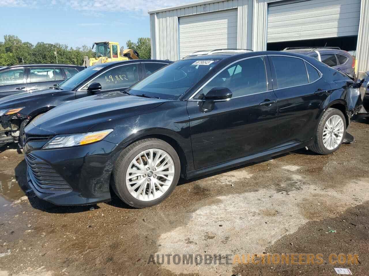 4T1B11HK9JU134075 TOYOTA CAMRY 2018