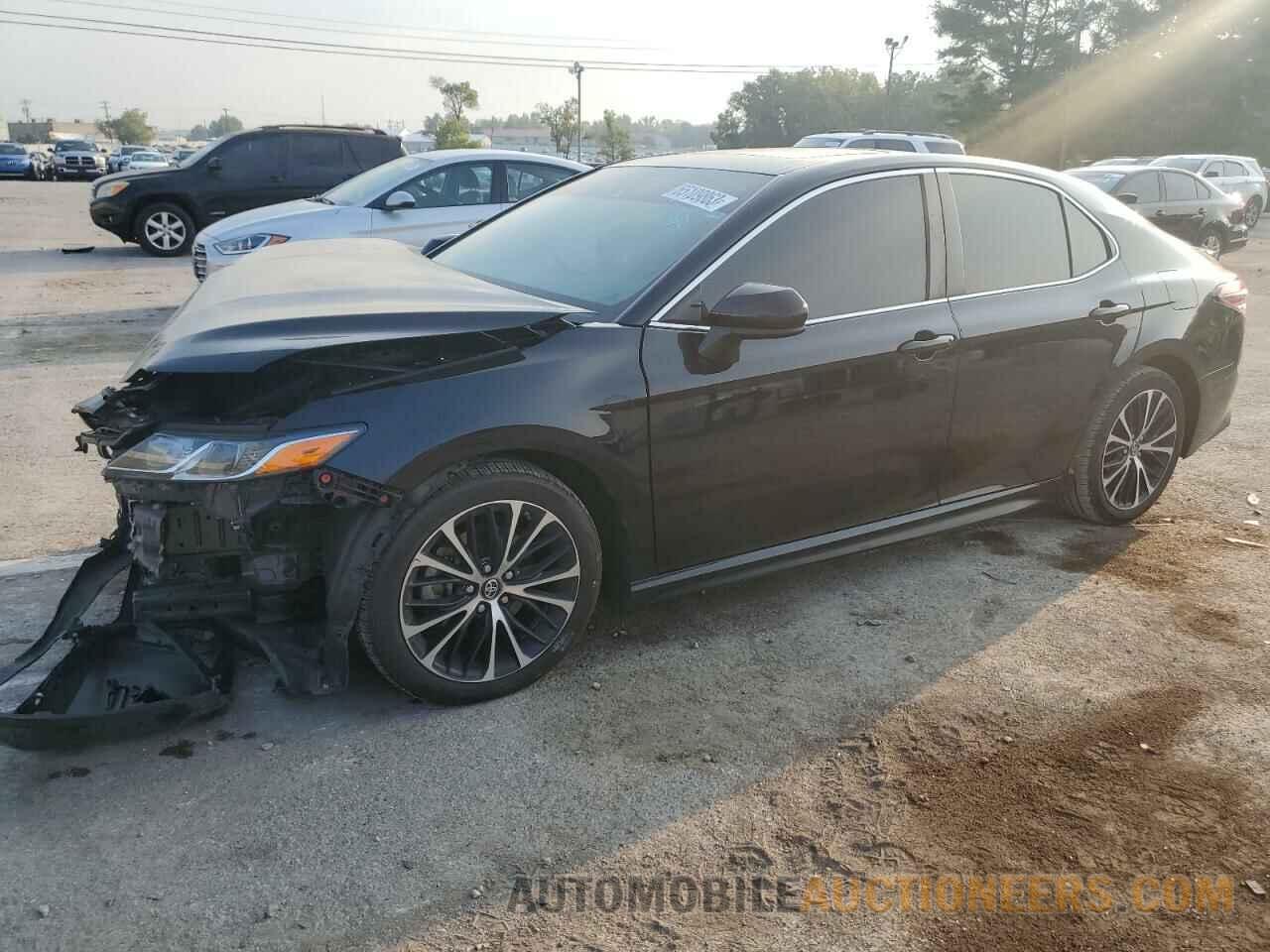 4T1B11HK9JU135369 TOYOTA CAMRY 2018