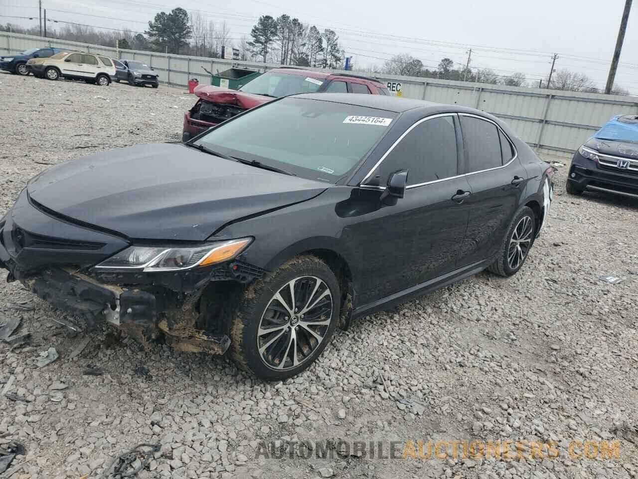 4T1B11HK9JU136280 TOYOTA CAMRY 2018