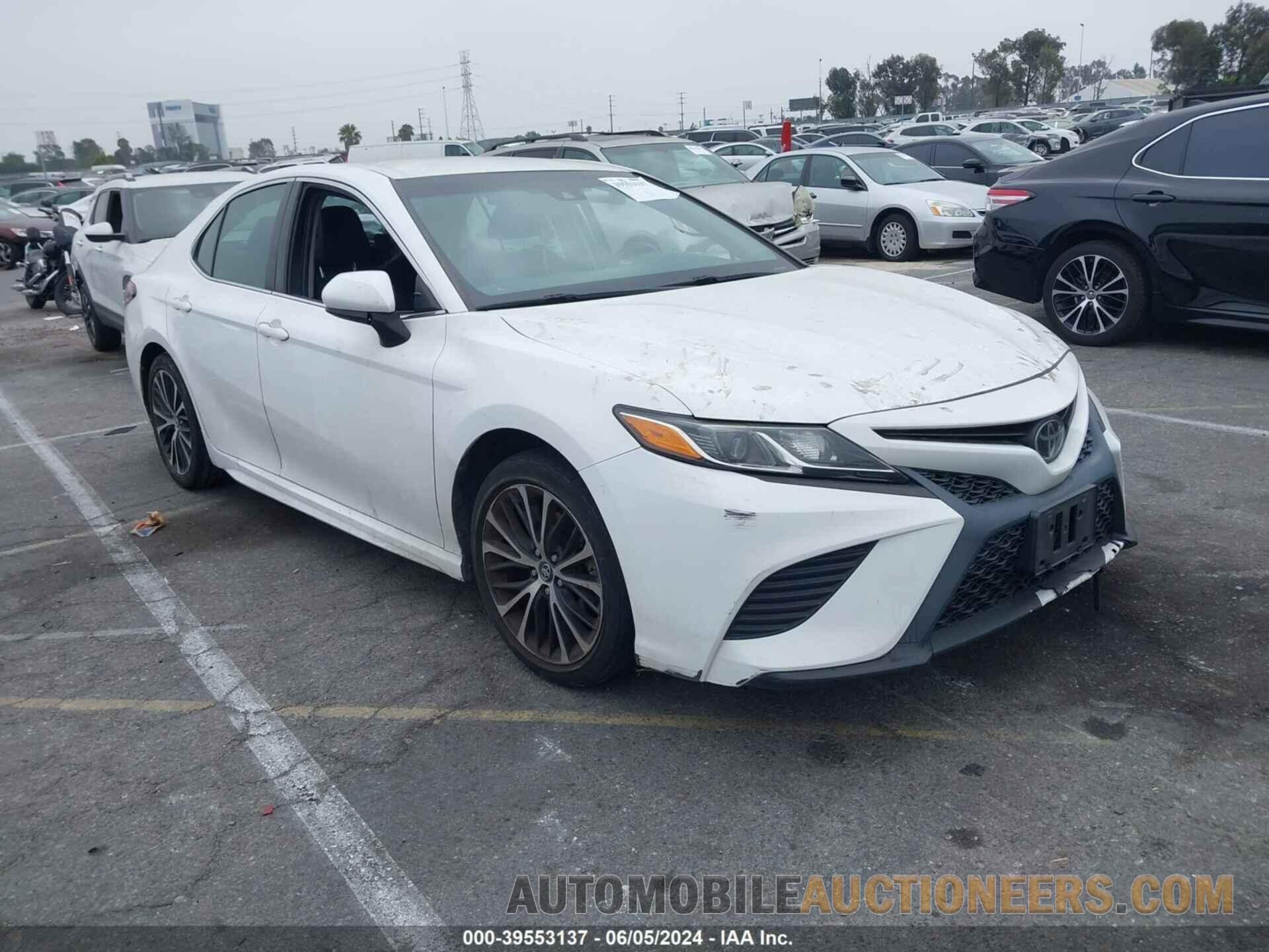 4T1B11HK9JU136781 TOYOTA CAMRY 2018