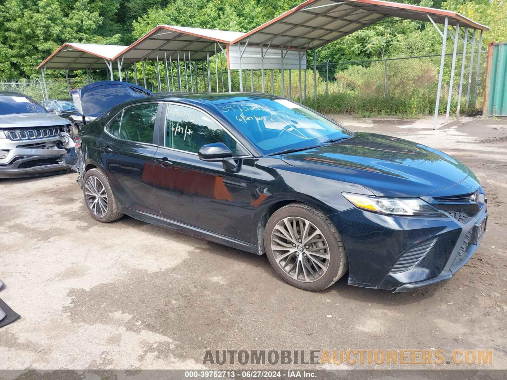 4T1B11HK9JU136814 TOYOTA CAMRY 2018