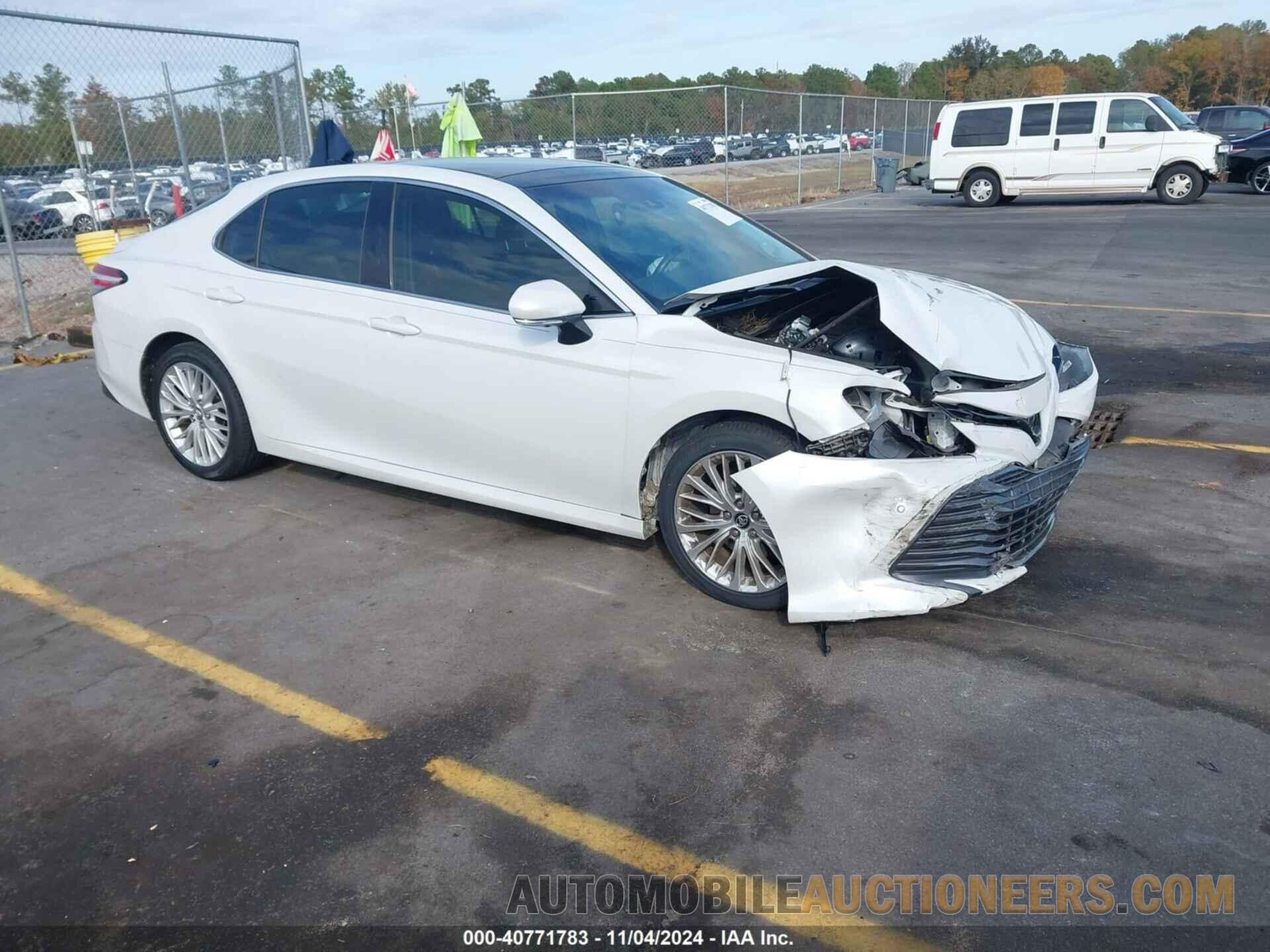 4T1B11HK9JU138286 TOYOTA CAMRY 2018