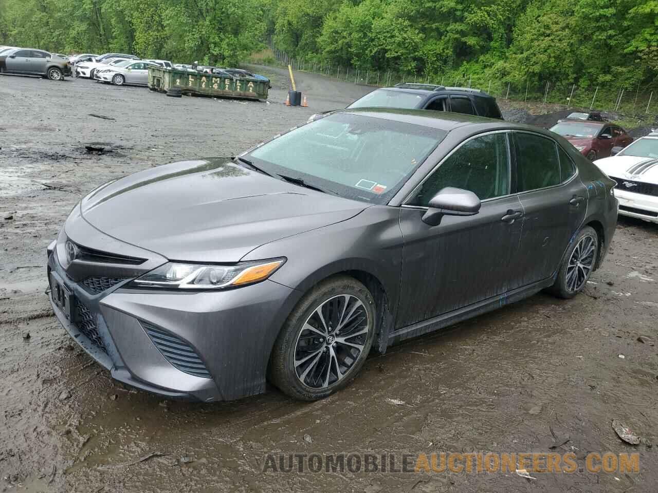 4T1B11HK9JU140006 TOYOTA CAMRY 2018