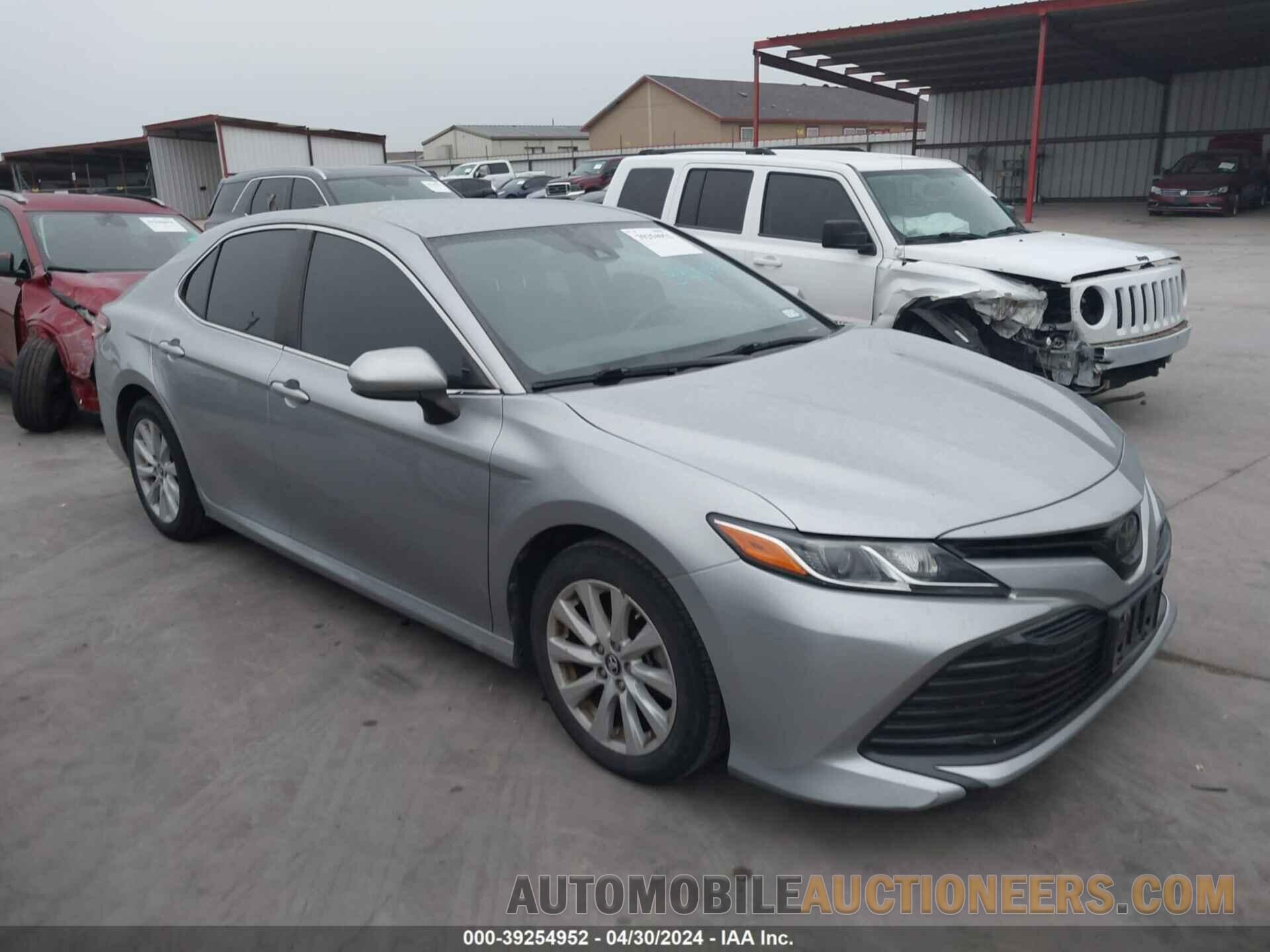 4T1B11HK9JU145965 TOYOTA CAMRY 2018