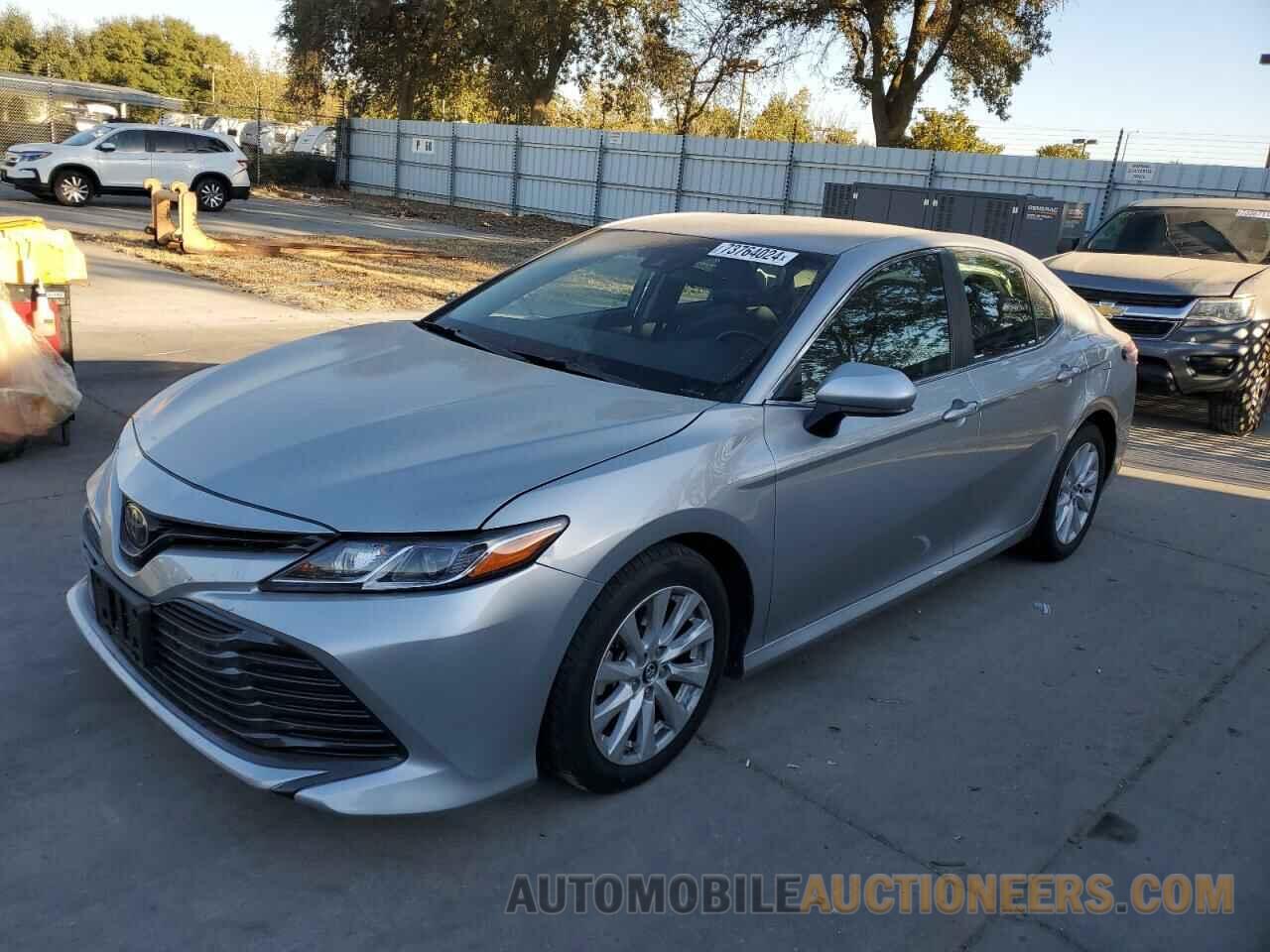 4T1B11HK9JU146727 TOYOTA CAMRY 2018