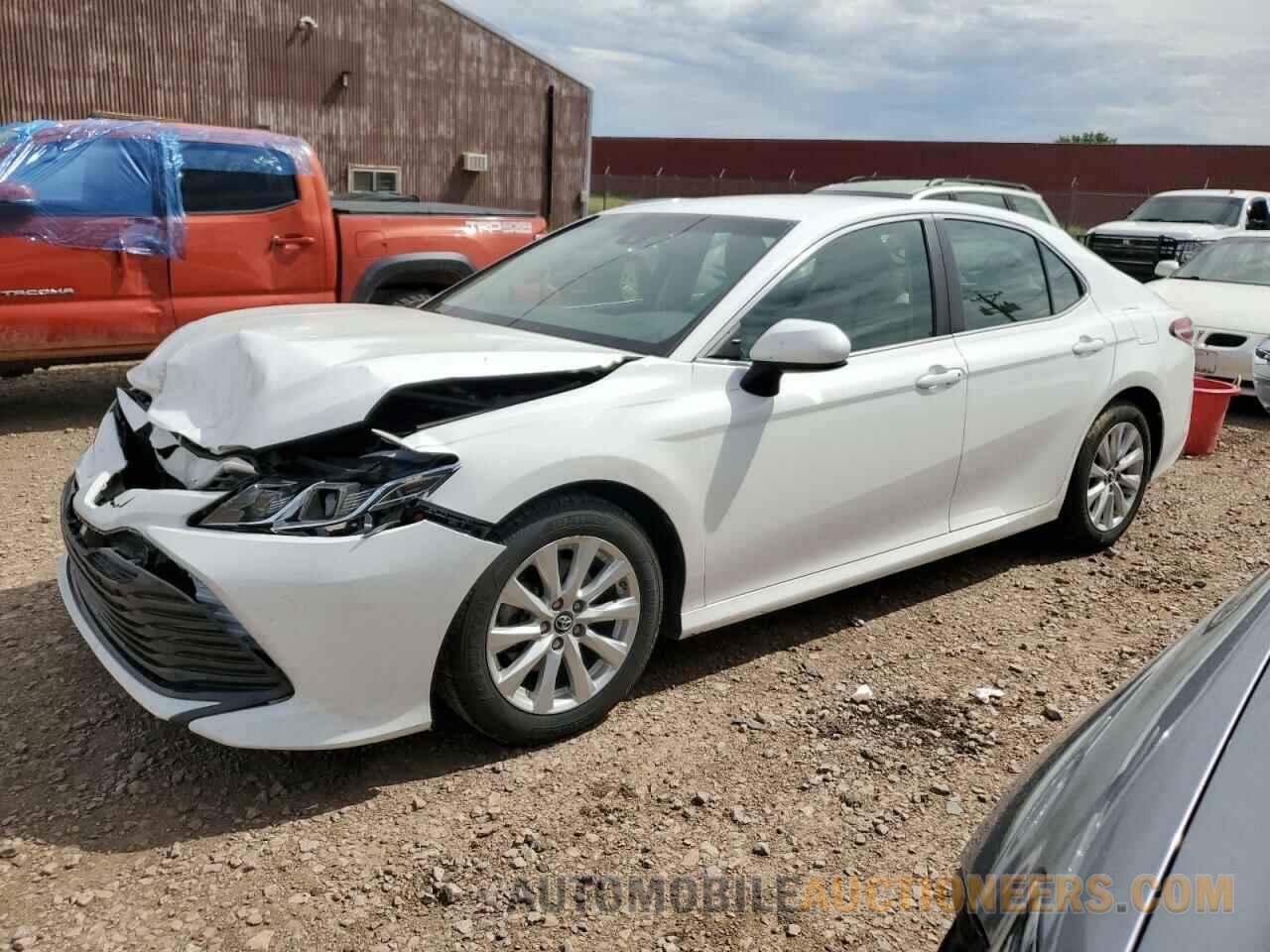 4T1B11HK9JU147053 TOYOTA CAMRY 2018