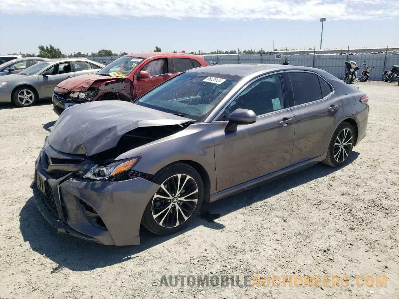 4T1B11HK9JU147568 TOYOTA CAMRY 2018