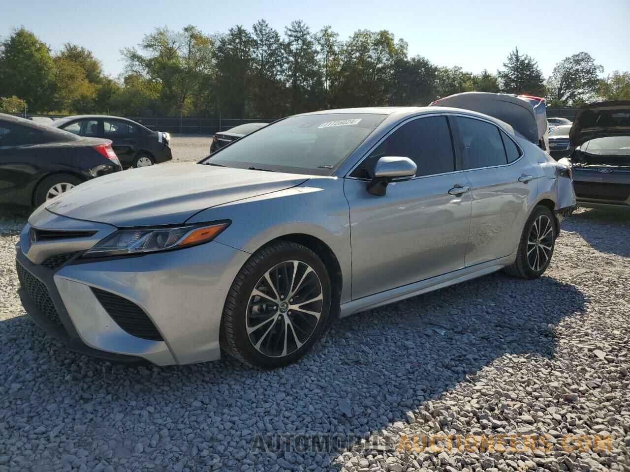 4T1B11HK9JU148316 TOYOTA CAMRY 2018