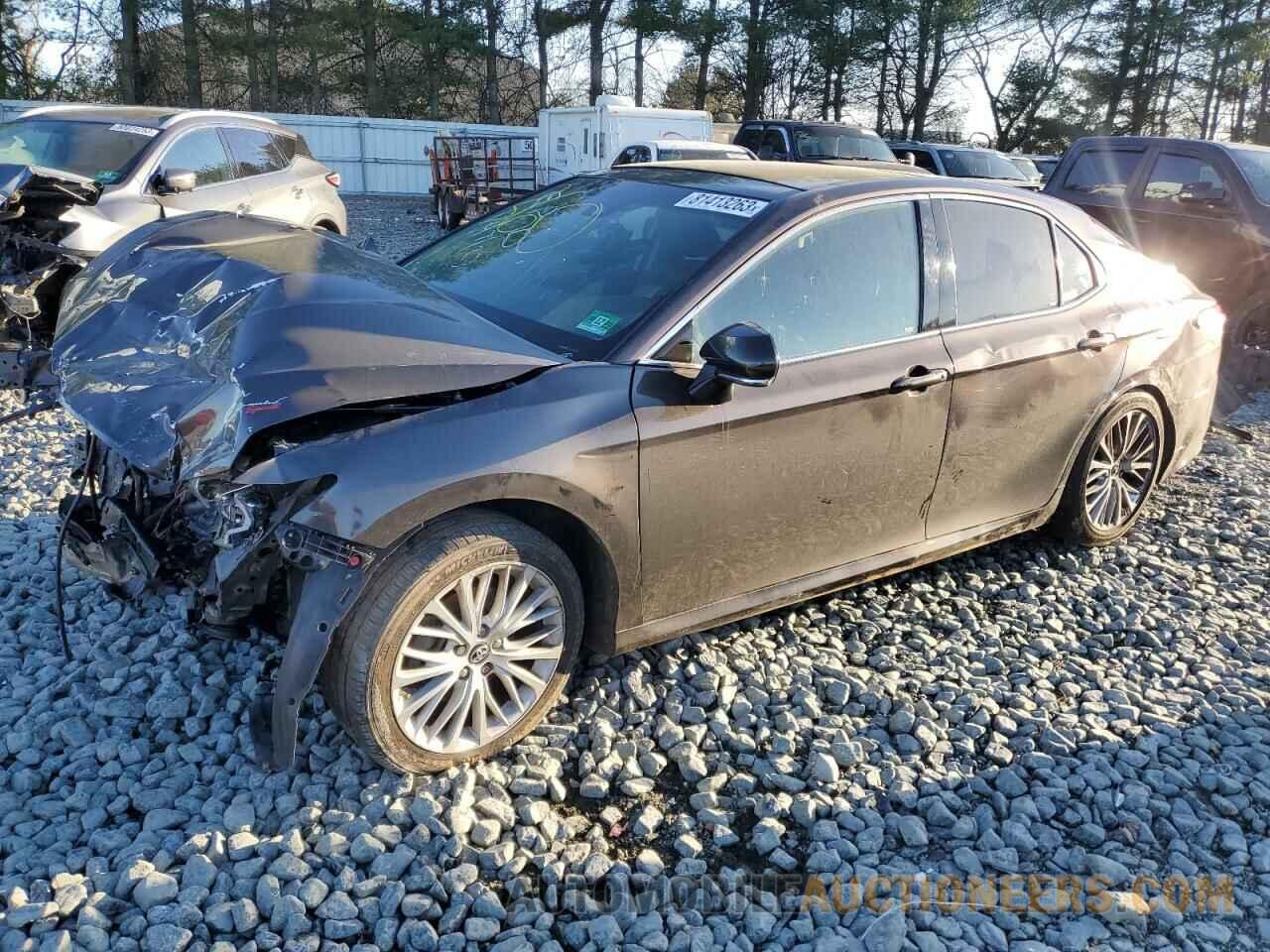 4T1B11HK9JU149966 TOYOTA CAMRY 2018