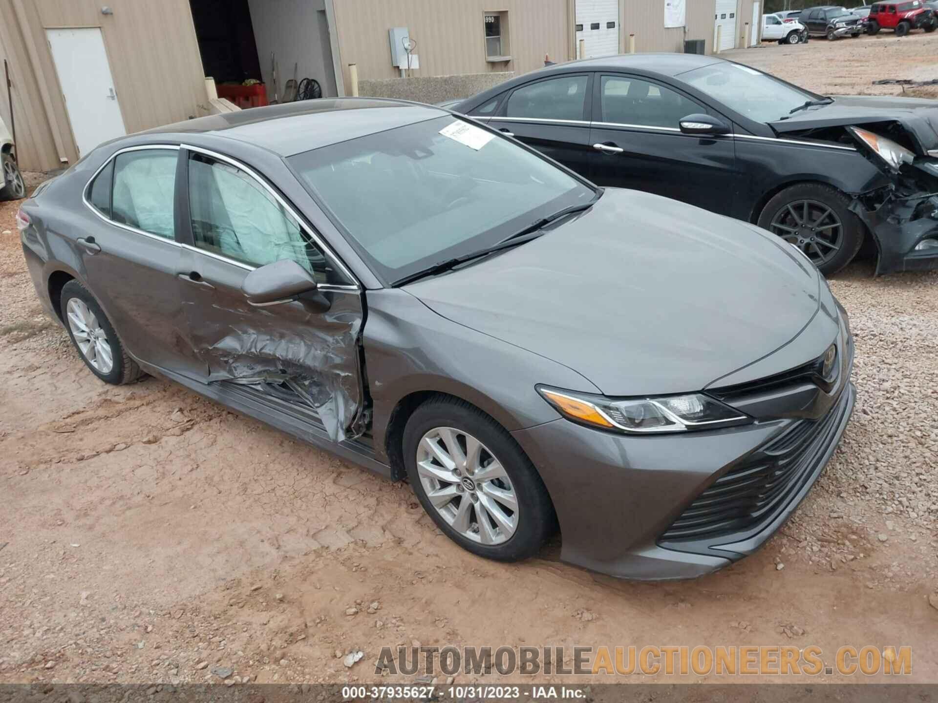 4T1B11HK9JU150860 TOYOTA CAMRY 2018