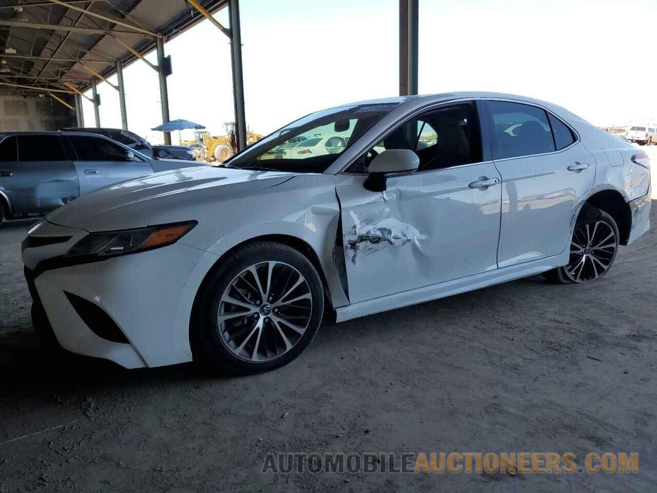 4T1B11HK9JU154827 TOYOTA CAMRY 2018