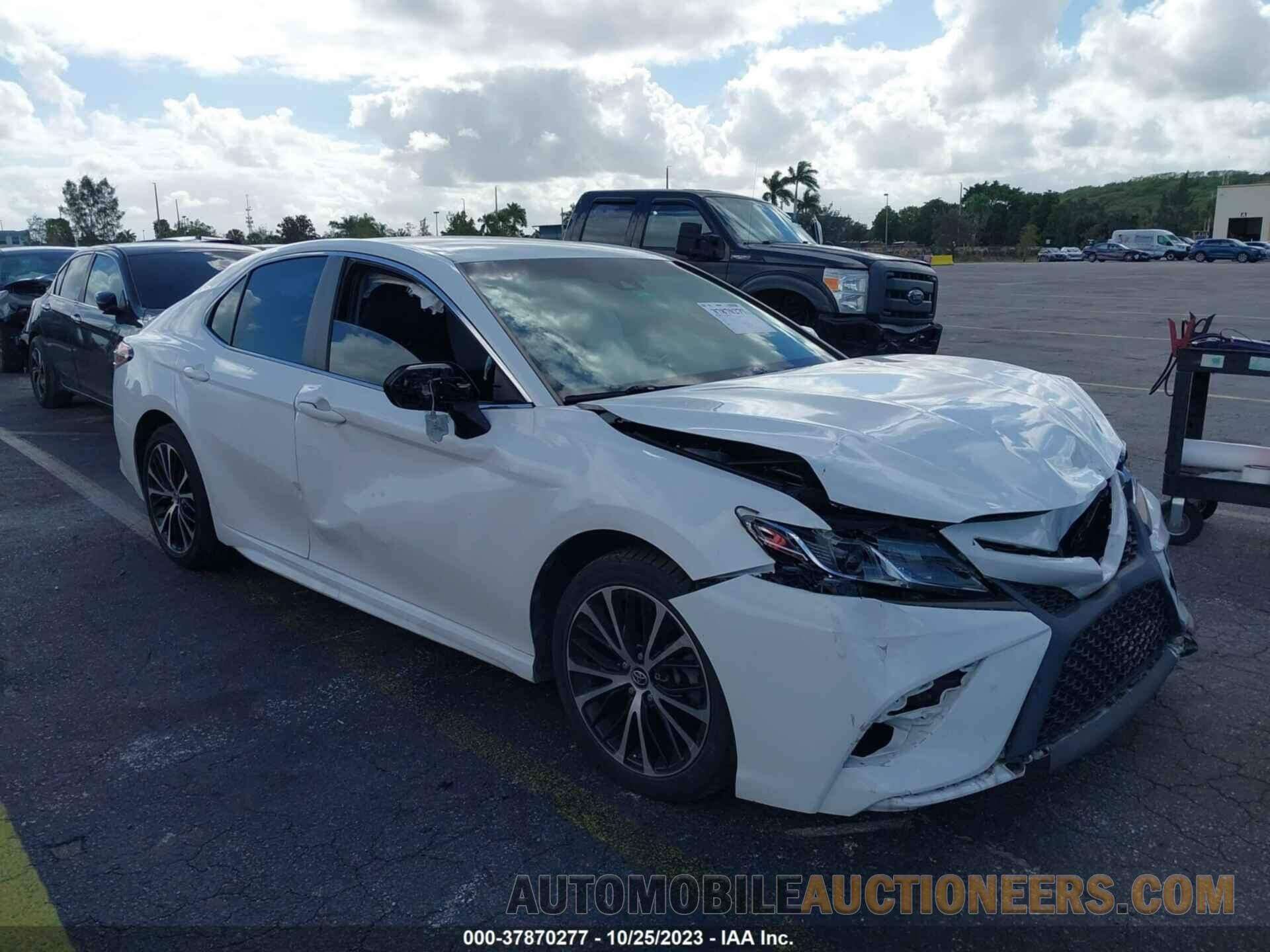 4T1B11HK9JU155380 TOYOTA CAMRY 2018