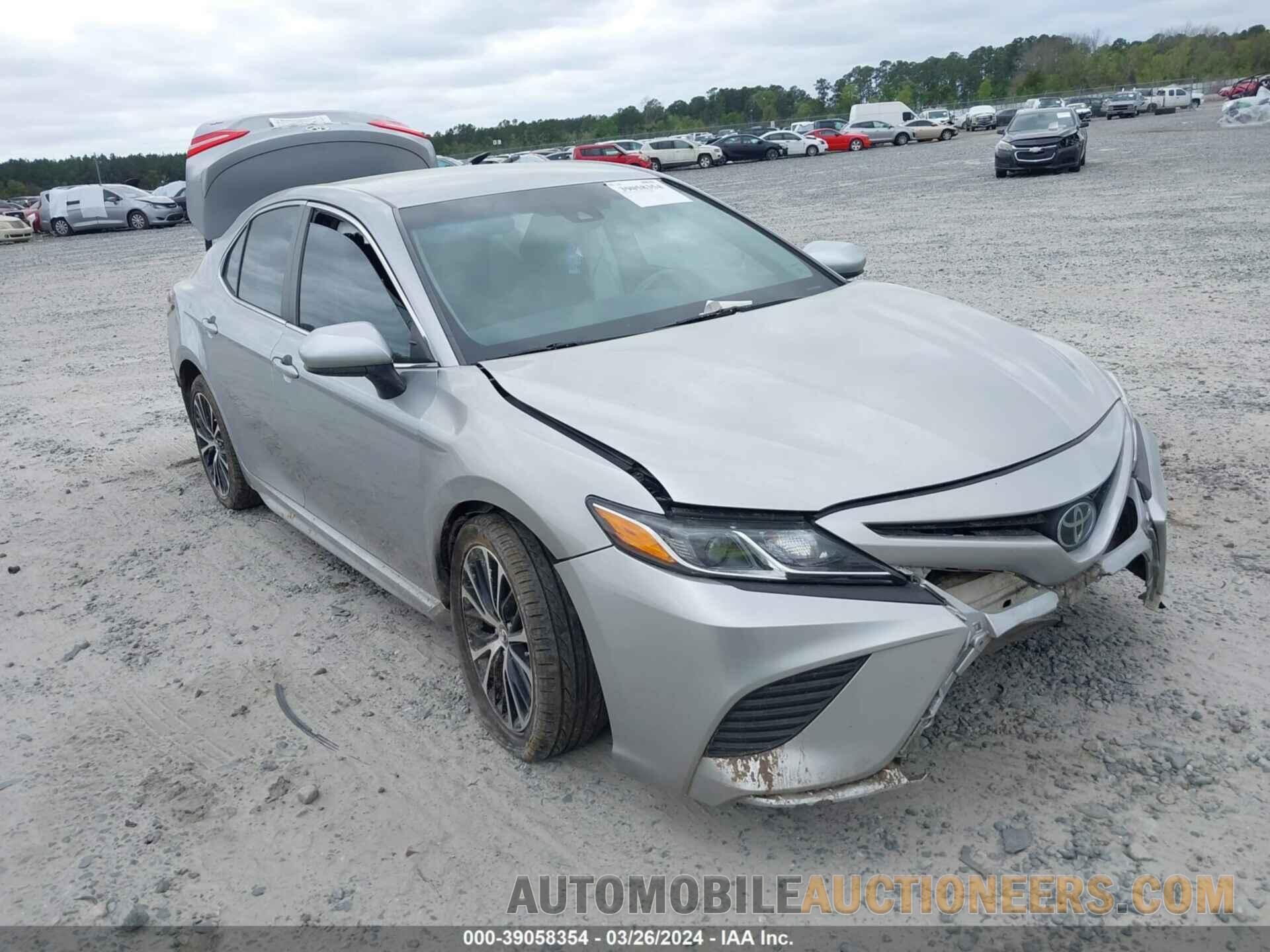 4T1B11HK9JU157386 TOYOTA CAMRY 2018