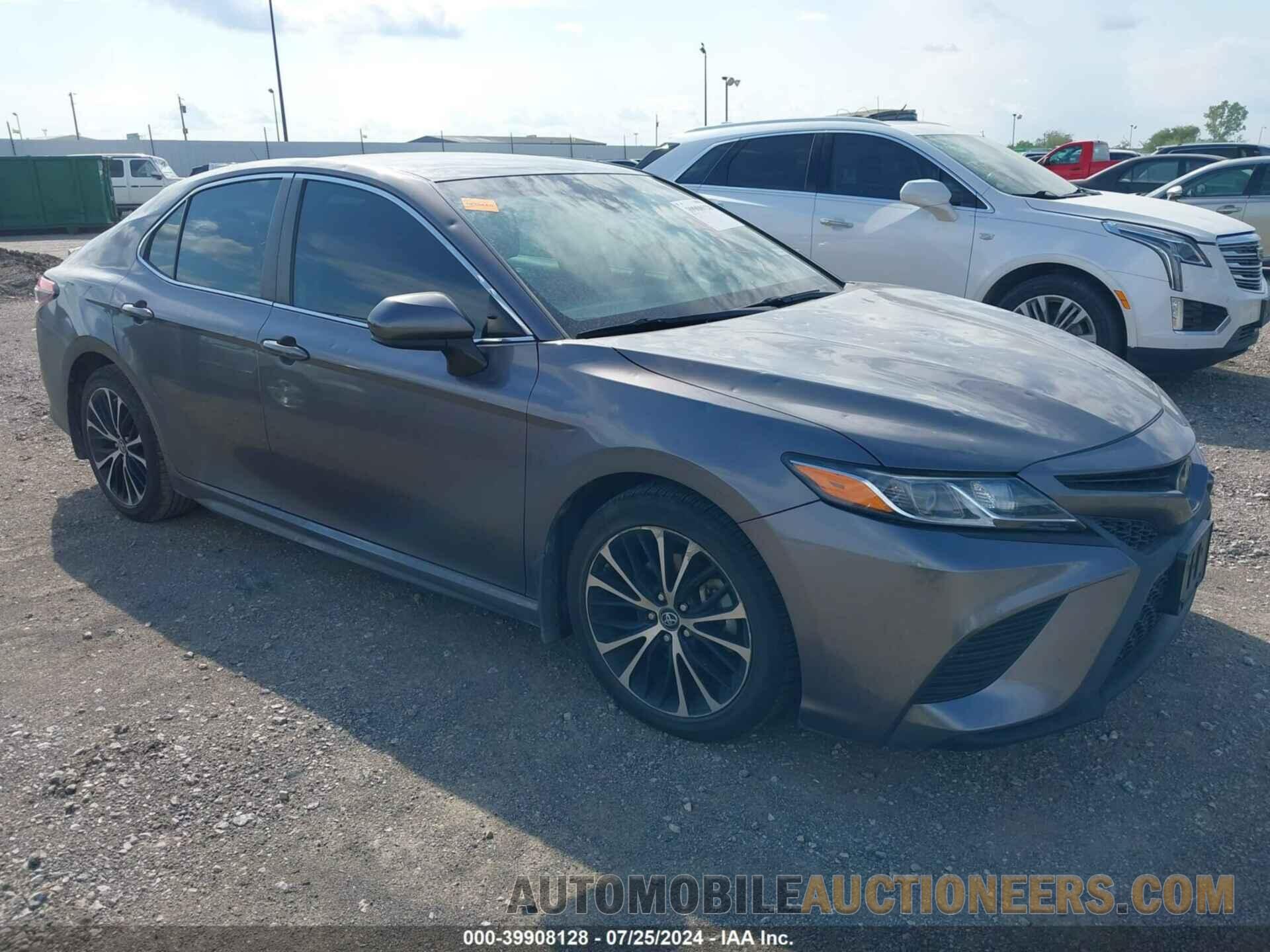 4T1B11HK9JU510662 TOYOTA CAMRY 2018