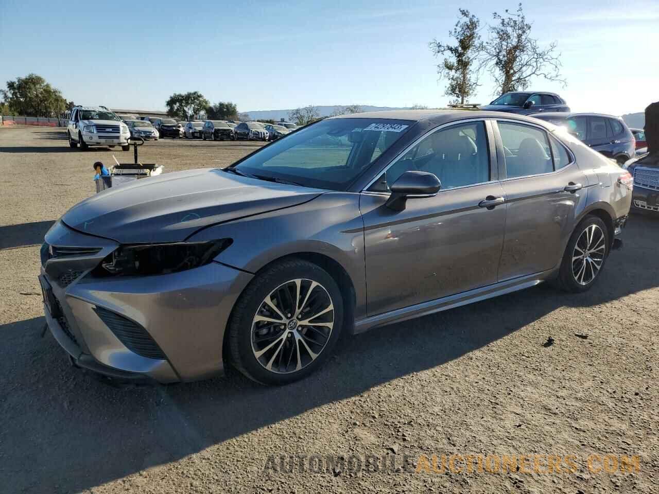 4T1B11HK9JU512346 TOYOTA CAMRY 2018