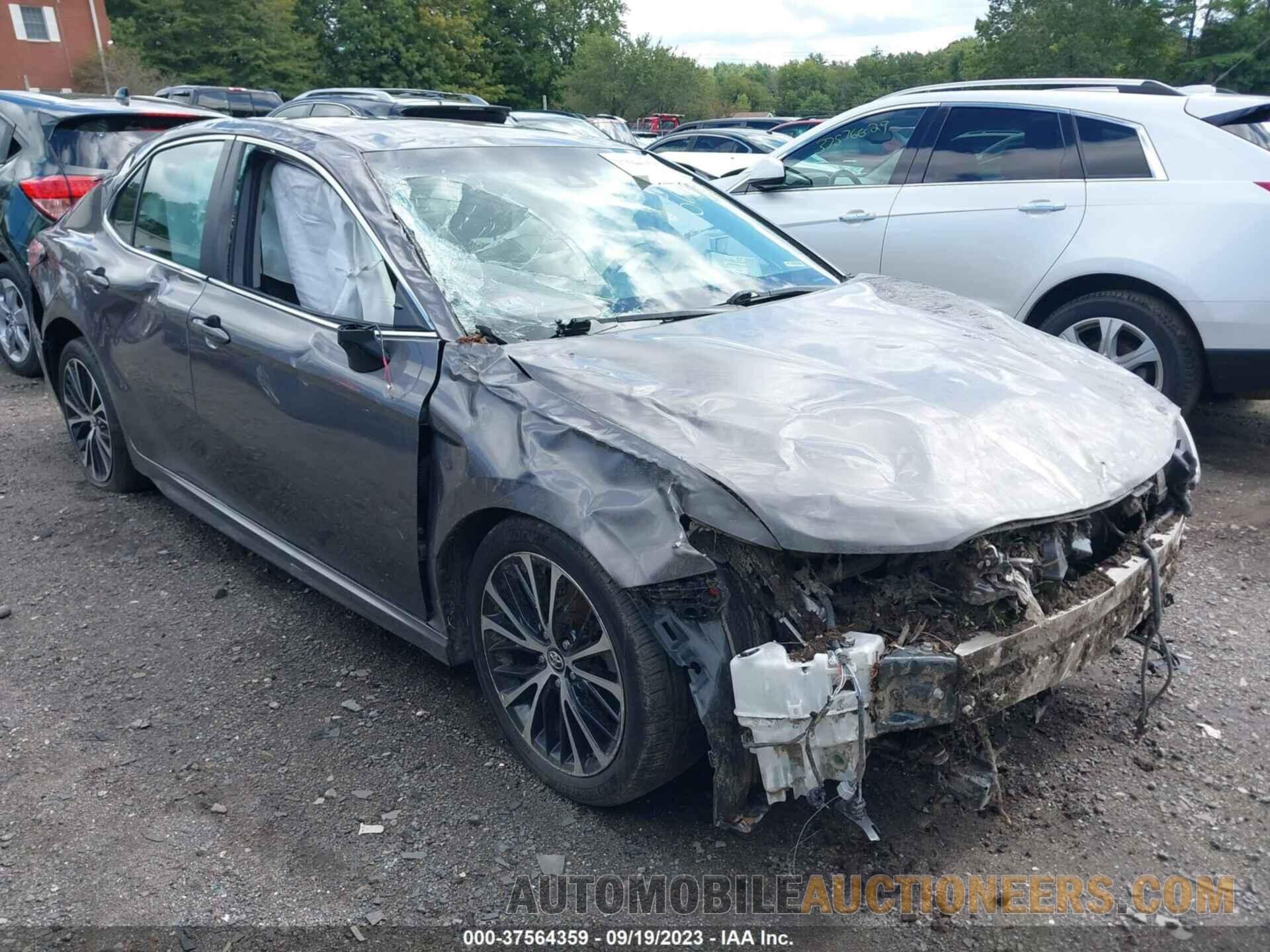 4T1B11HK9JU512718 TOYOTA CAMRY 2018