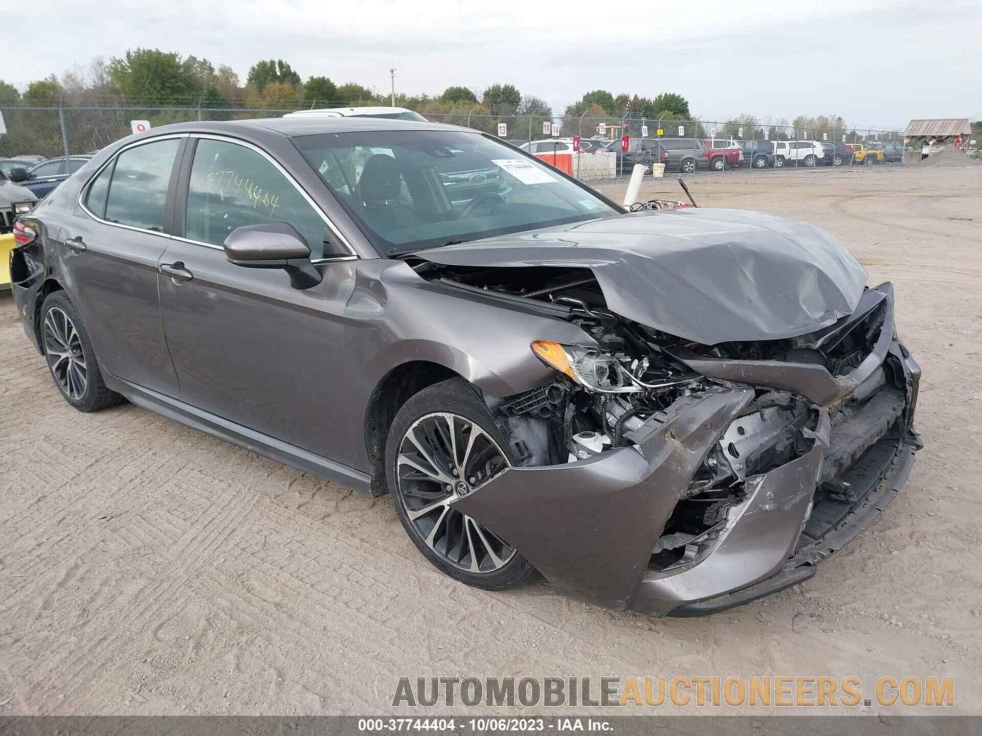 4T1B11HK9JU514937 TOYOTA CAMRY 2018