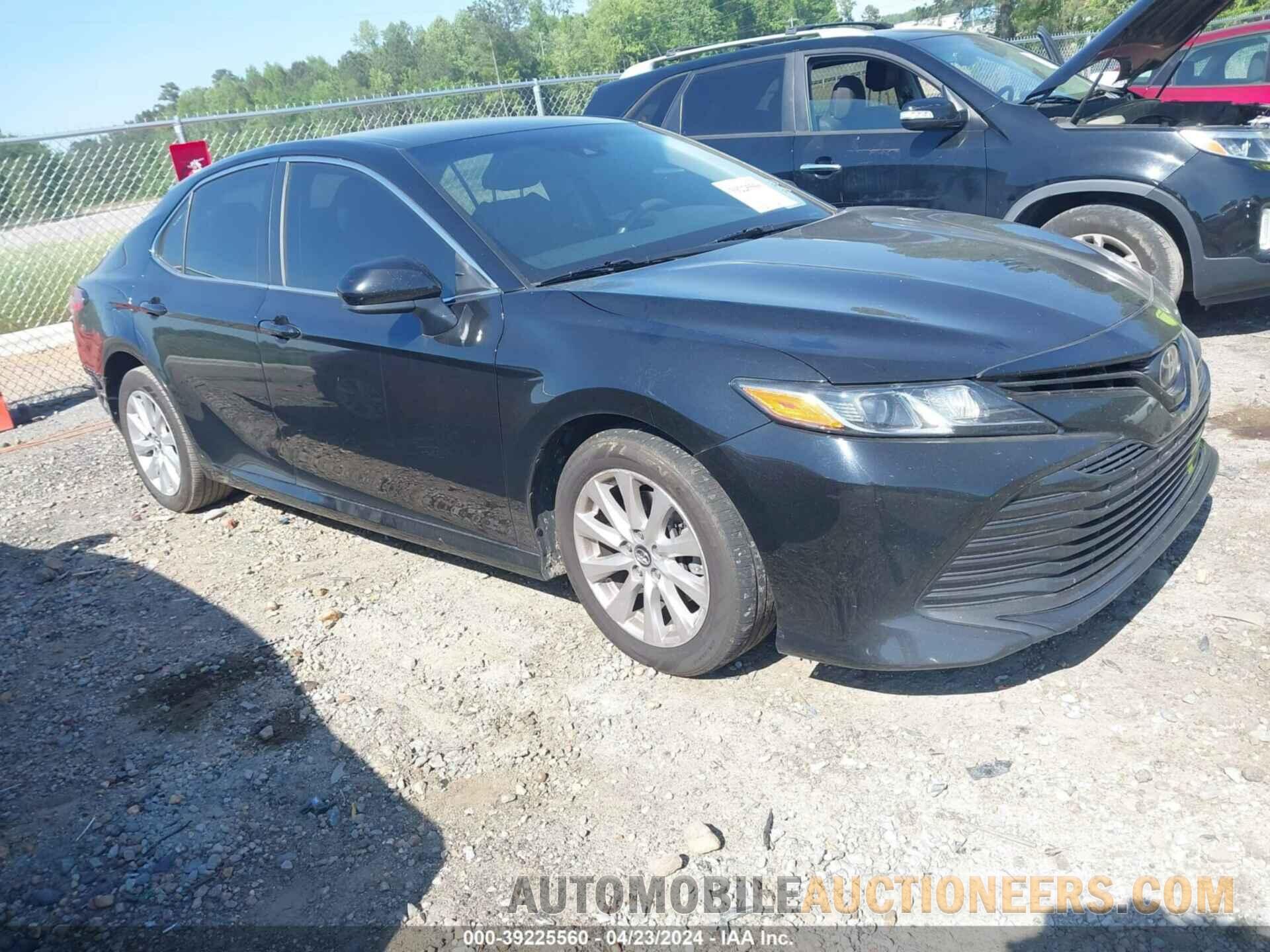 4T1B11HK9JU516171 TOYOTA CAMRY 2018