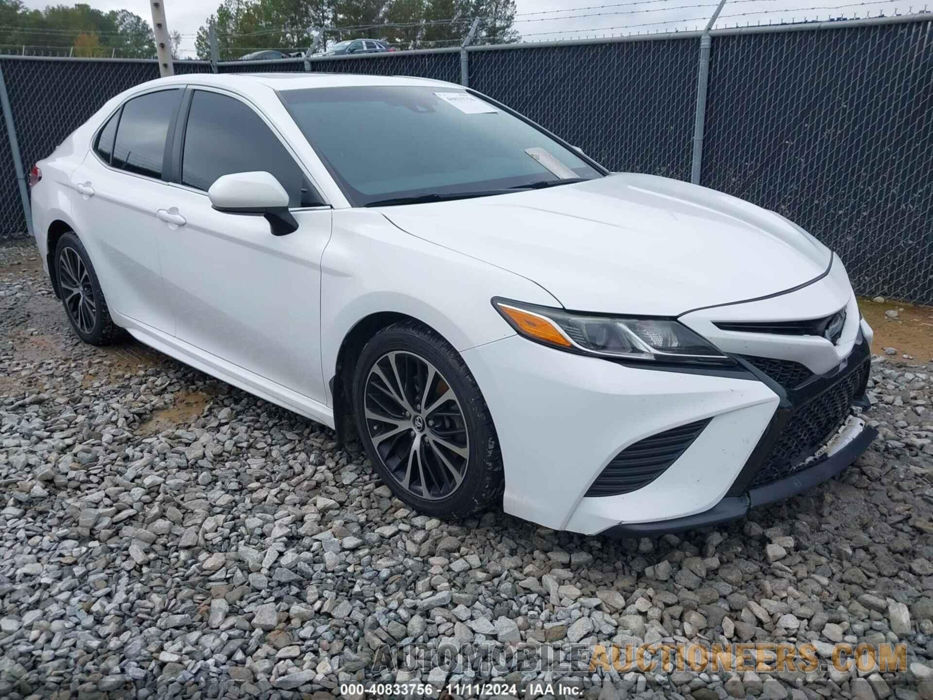 4T1B11HK9JU525517 TOYOTA CAMRY 2018